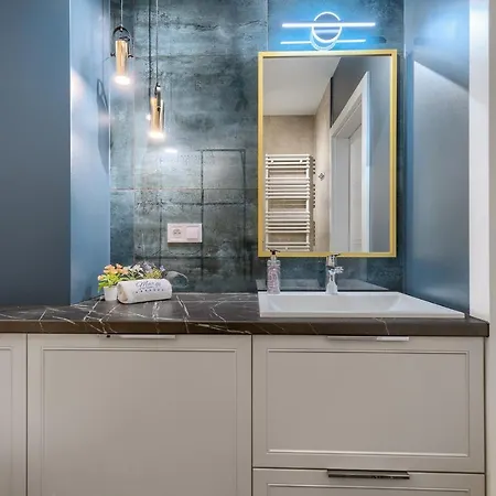 Margi Whisky Lux Aircon 아파트